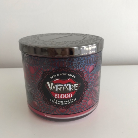 BBW Vampire Blood candle - Picture 1 of 3